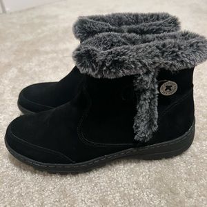 Khombu Women's Iris Black Suede Leather Ankle Boot Size: 8